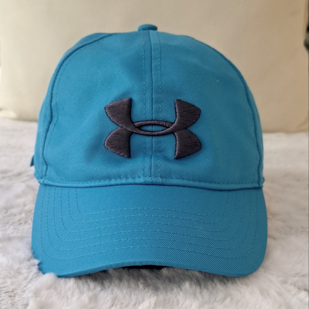 Under Armour womens blue gray golf hat.